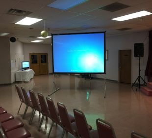 Advantages of Projector and Screens for Presentations in School
